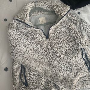 Tread & Supply Sherpa pullover